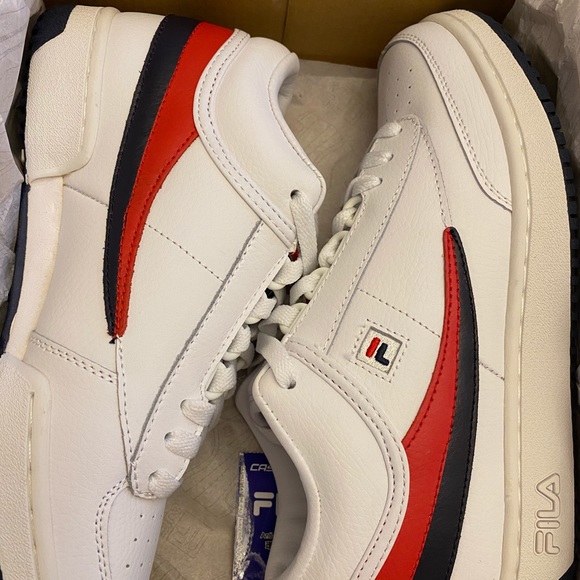 BNWB FILA WHITE SIZE 8 men’s - Picture 12 of 13